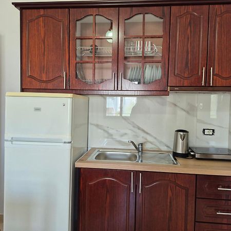 Vita Apartment - Spacious Garden And Balcony 5 Min To Beach & Center Ksamil Kültér fotó