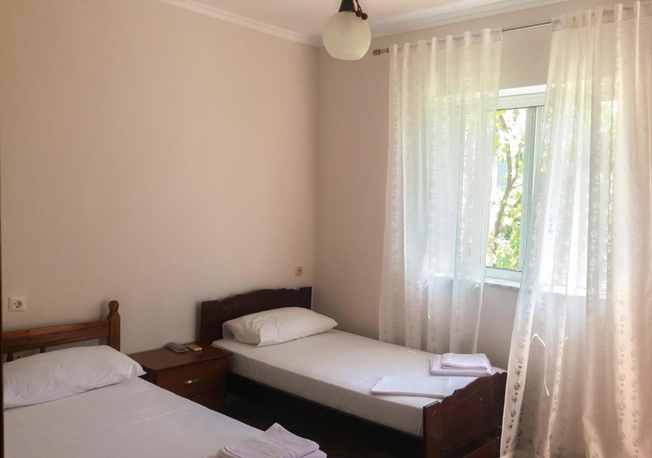 Vita Apartment - Spacious Garden And Balcony 5 Min To Beach & Center Ksamil Kültér fotó
