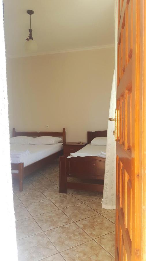 Vita Apartment - Spacious Garden And Balcony 5 Min To Beach & Center Ksamil Kültér fotó
