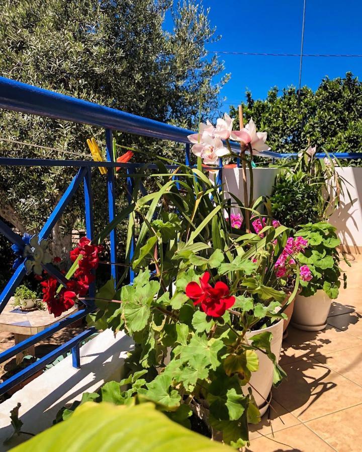 Vita Apartment - Spacious Garden And Balcony 5 Min To Beach & Center Ksamil Kültér fotó
