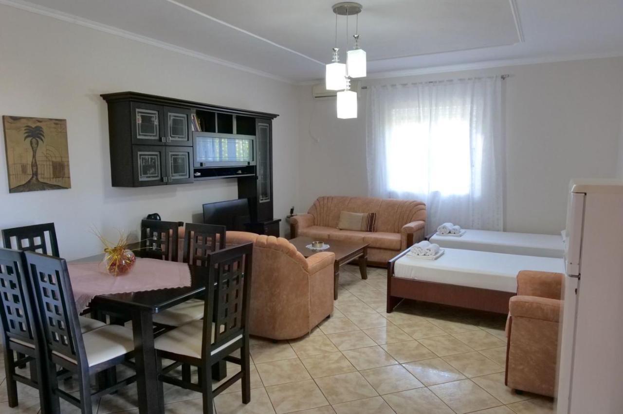 Vita Apartment - Spacious Garden And Balcony 5 Min To Beach & Center Ksamil Kültér fotó