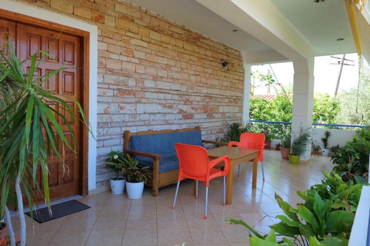 Vita Apartment - Spacious Garden And Balcony 5 Min To Beach & Center Ksamil Kültér fotó
