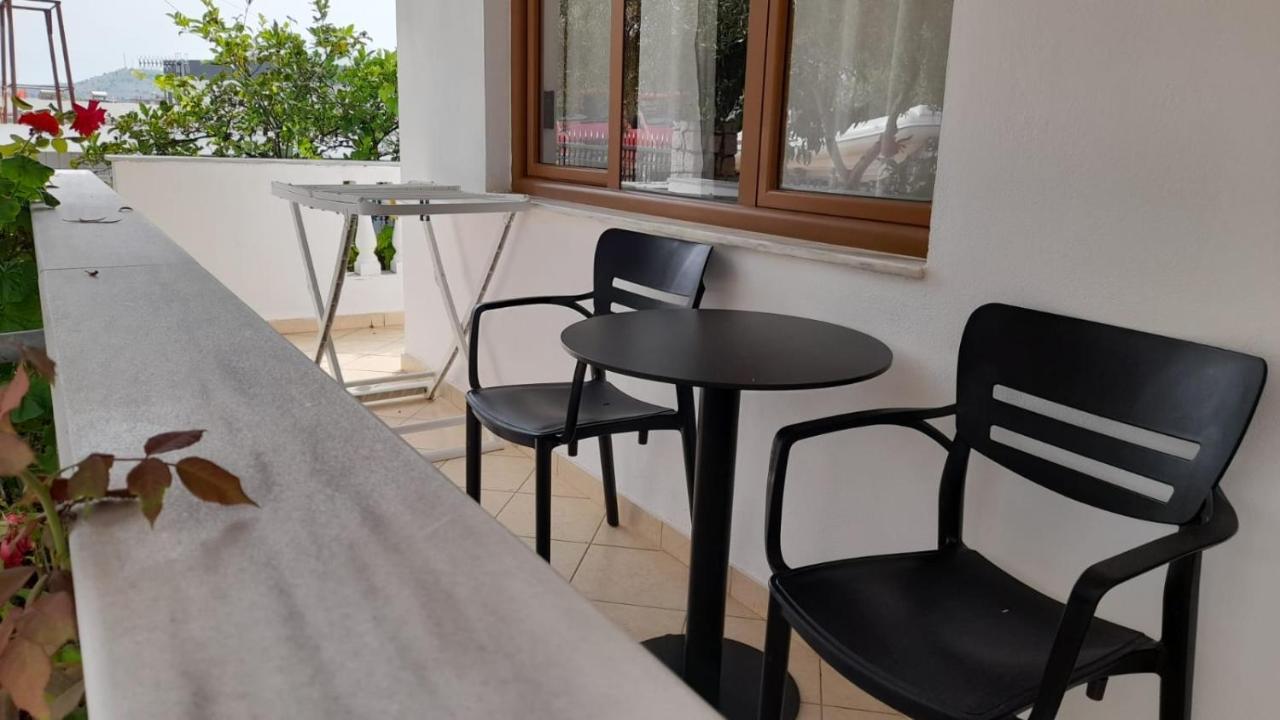 Vita Apartment - Spacious Garden And Balcony 5 Min To Beach & Center Ksamil Kültér fotó