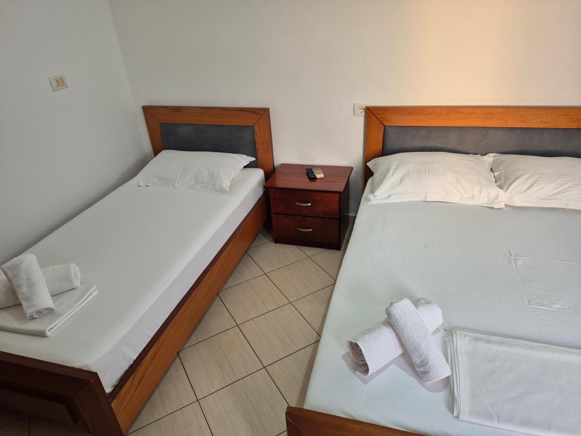 Vita Apartment - Spacious Garden And Balcony 5 Min To Beach & Center Ksamil Kültér fotó