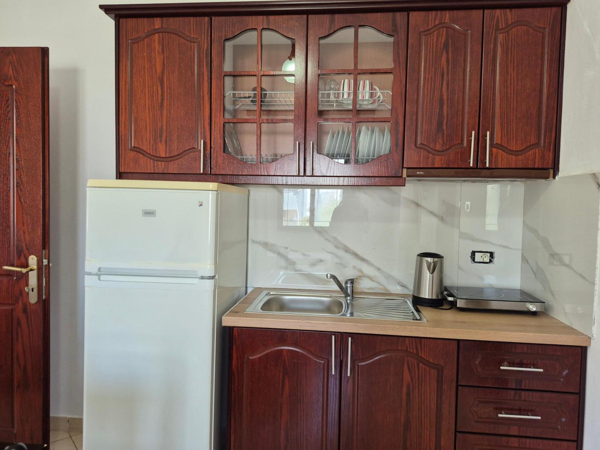 Vita Apartment - Spacious Garden And Balcony 5 Min To Beach & Center Ksamil Kültér fotó