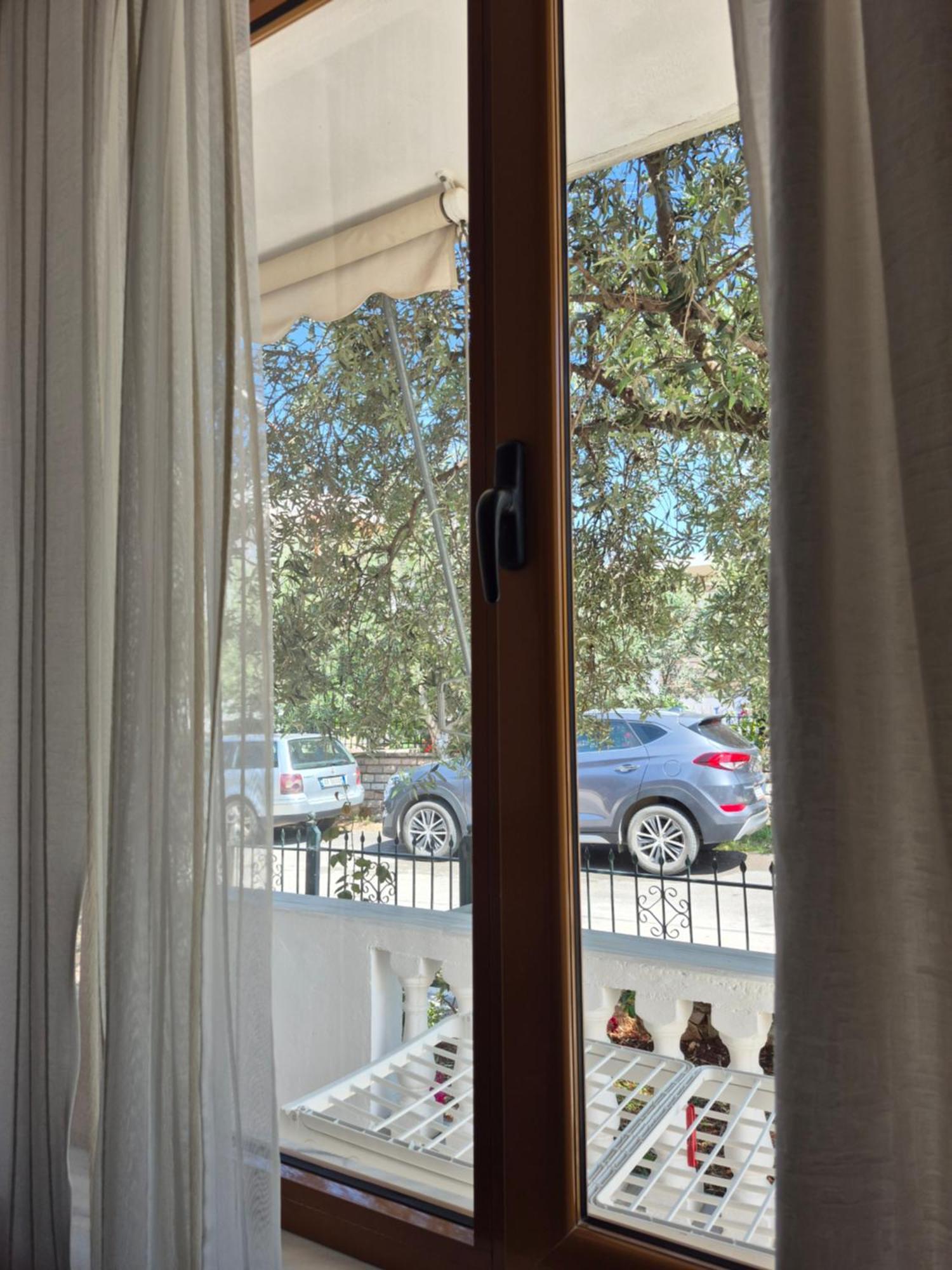 Vita Apartment - Spacious Garden And Balcony 5 Min To Beach & Center Ksamil Kültér fotó