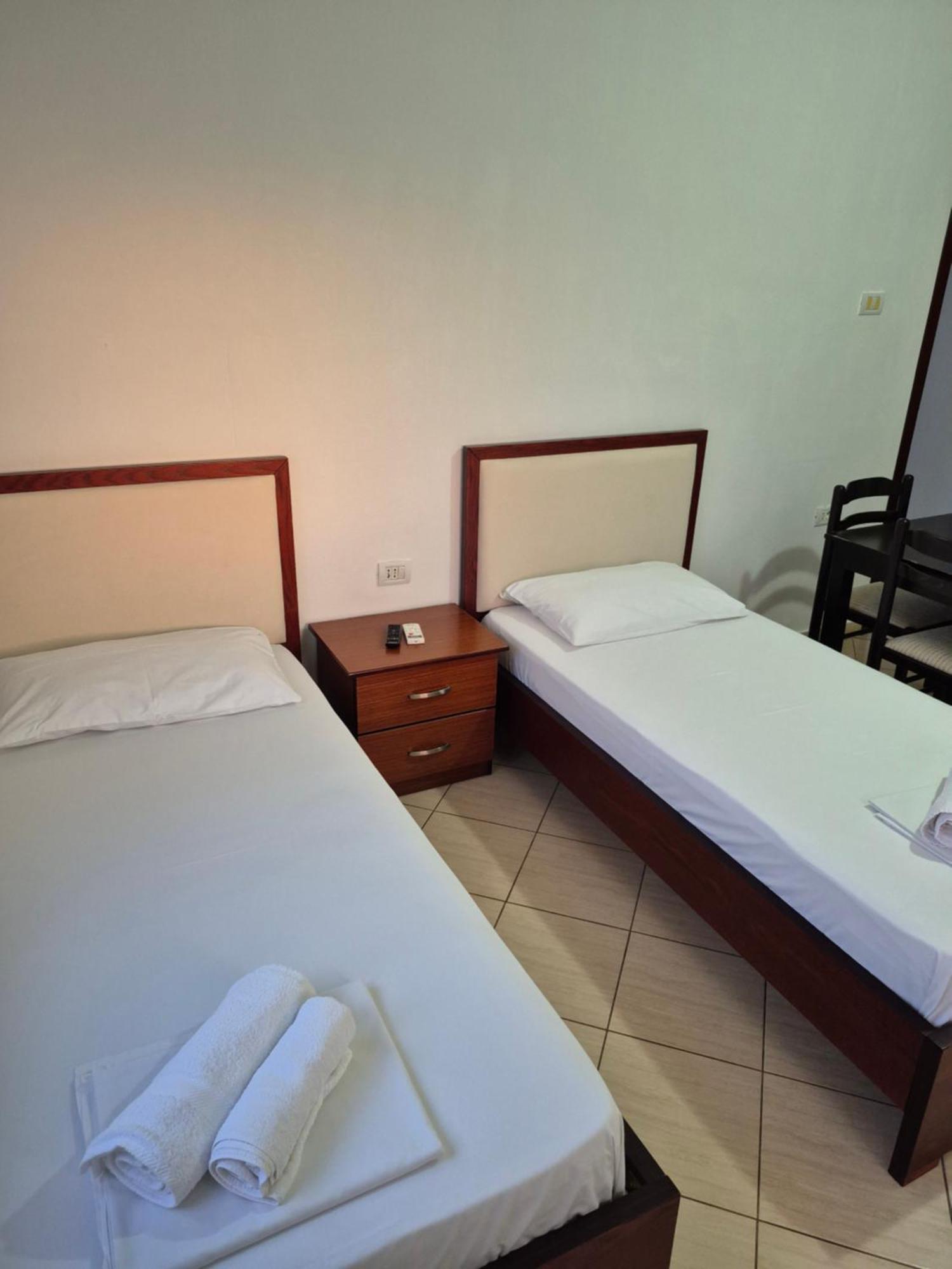 Vita Apartment - Spacious Garden And Balcony 5 Min To Beach & Center Ksamil Kültér fotó
